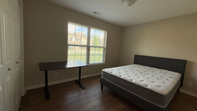 Building Photo - Updated 4-Bedroom Gem in West Lafayette – ...
