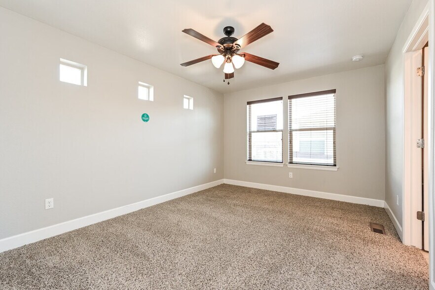 Building Photo - 4478 Elegant St