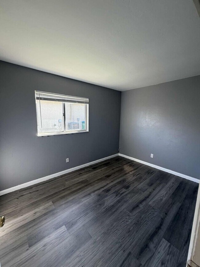 Building Photo - 4619-4621 Skyline Blvd