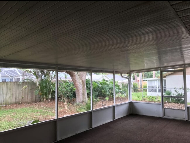 Building Photo - 1096 Willow Wood Dr