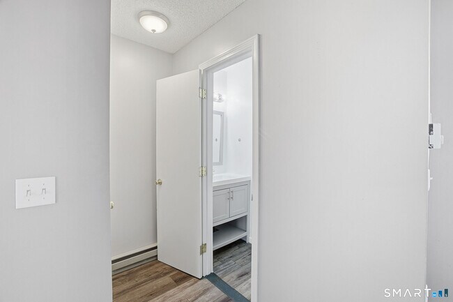 Building Photo - 151 Shelter Rock Rd