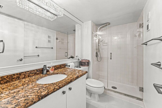 Building Photo - 5420 N Ocean Dr