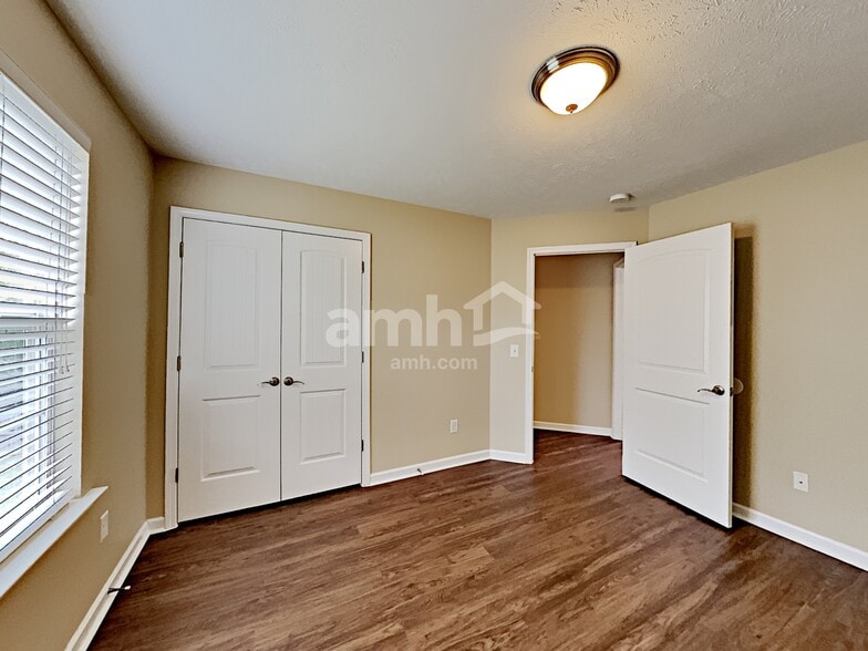 Building Photo - 2927 Painted Pony Dr