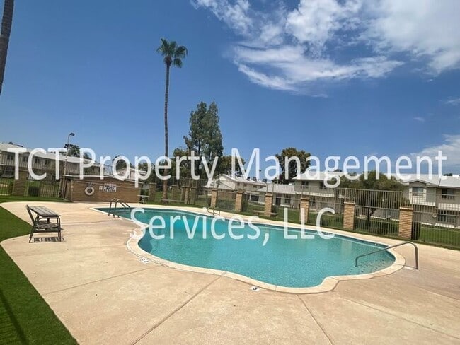 Building Photo - Four bedroom Tempe Townhome!