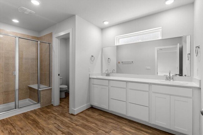 Building Photo - 7106 Silver Star Ln