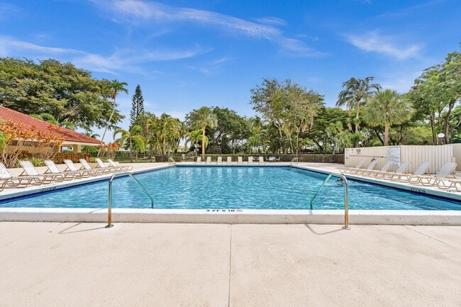 Building Photo - 109 Lake Emerald Dr