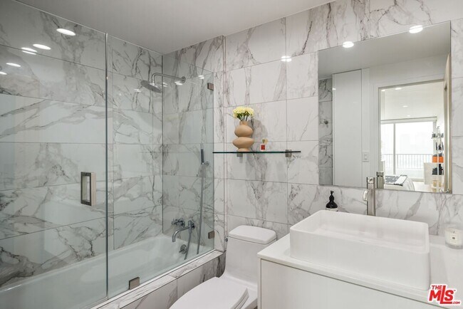 Building Photo - 10501 Wilshire Blvd