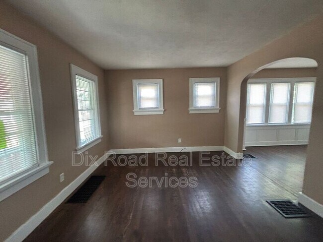 Building Photo - 229 Bellaire Ave
