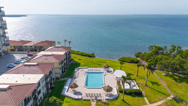 Building Photo - 6372 Palma Del Mar Blvd S