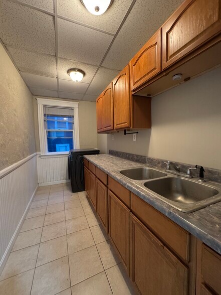 Building Photo - 23 King Philip Rd