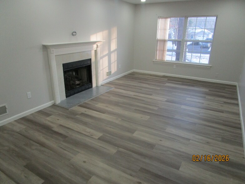 Building Photo - 465 Pfister Rd