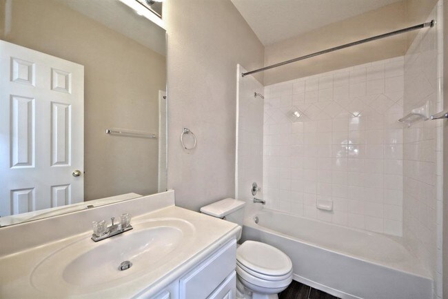 Building Photo - 1611 Winston Homestead Dr
