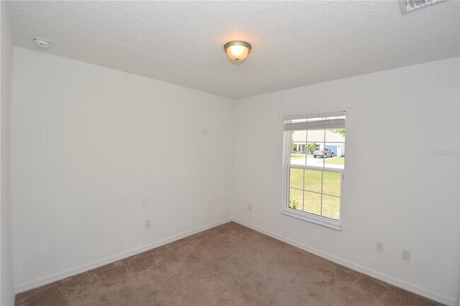 Building Photo - 31 Rosecroft Ln