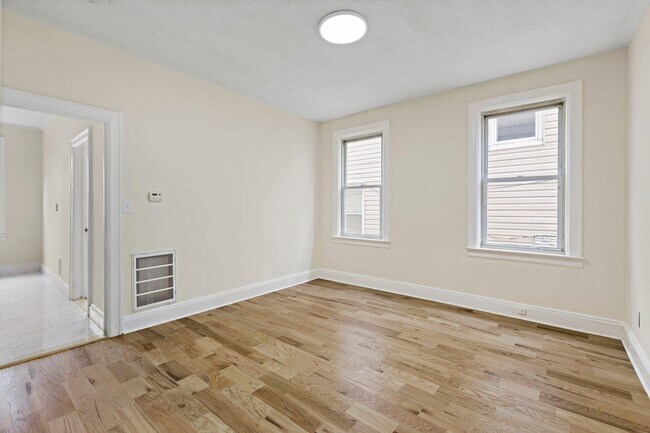 Building Photo - 667 Liberty Ave