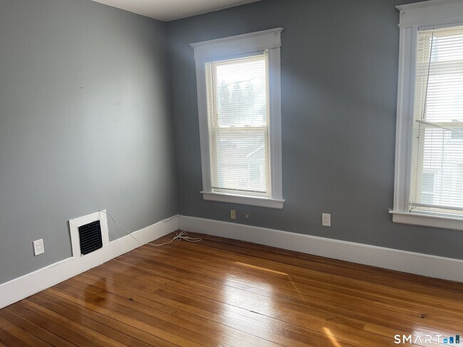 Building Photo - 692 Enfield St