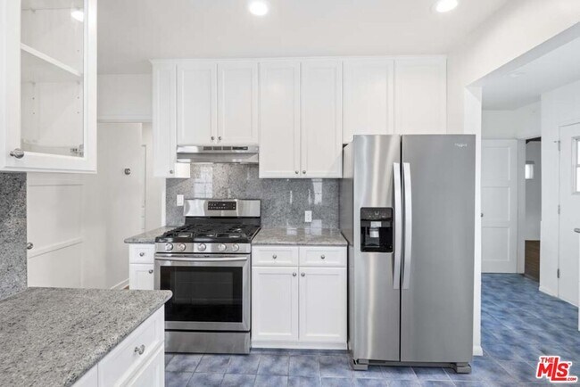 Building Photo - 4753 Saloma Ave