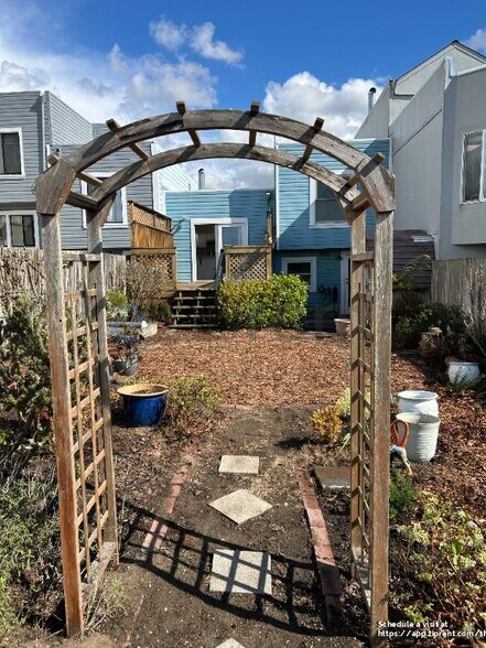 Building Photo - 1763 42nd Ave