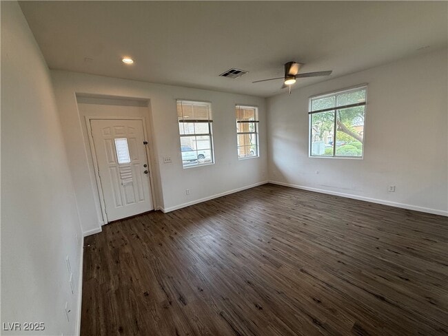 Building Photo - 6768 Wormwood Ln
