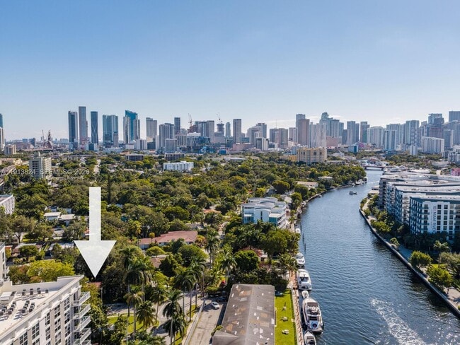 Building Photo - 1009 NW 11th Ct