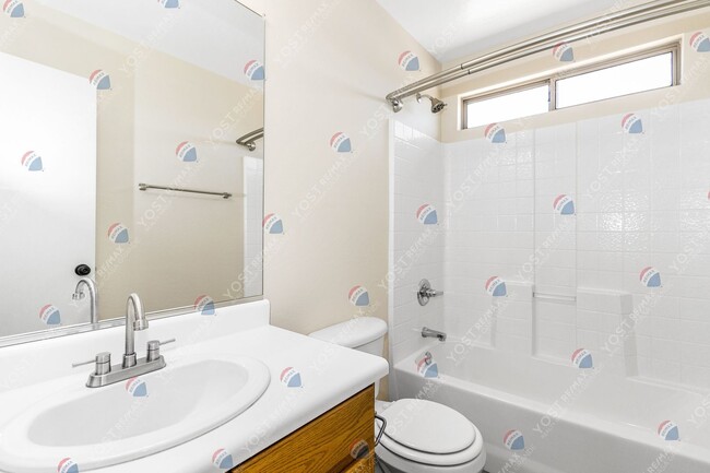 Building Photo - Entertainers home in Acacia Landing!