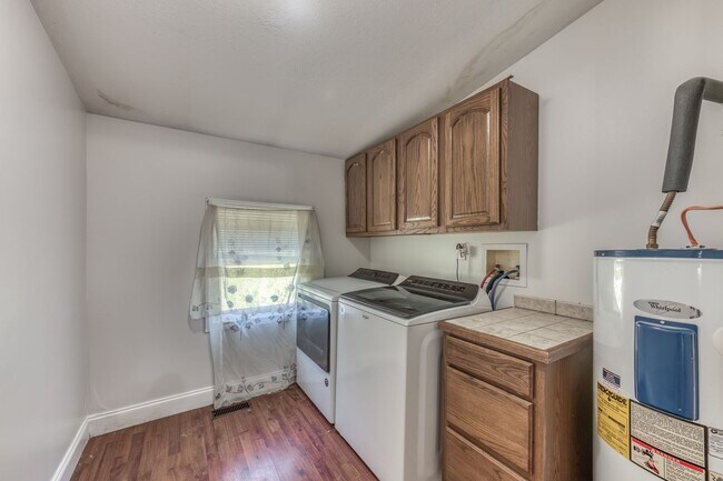 Building Photo - 222 Hulen Ave