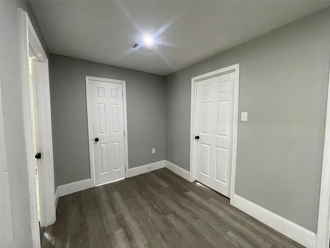 Building Photo - 2508 S Texas Ave