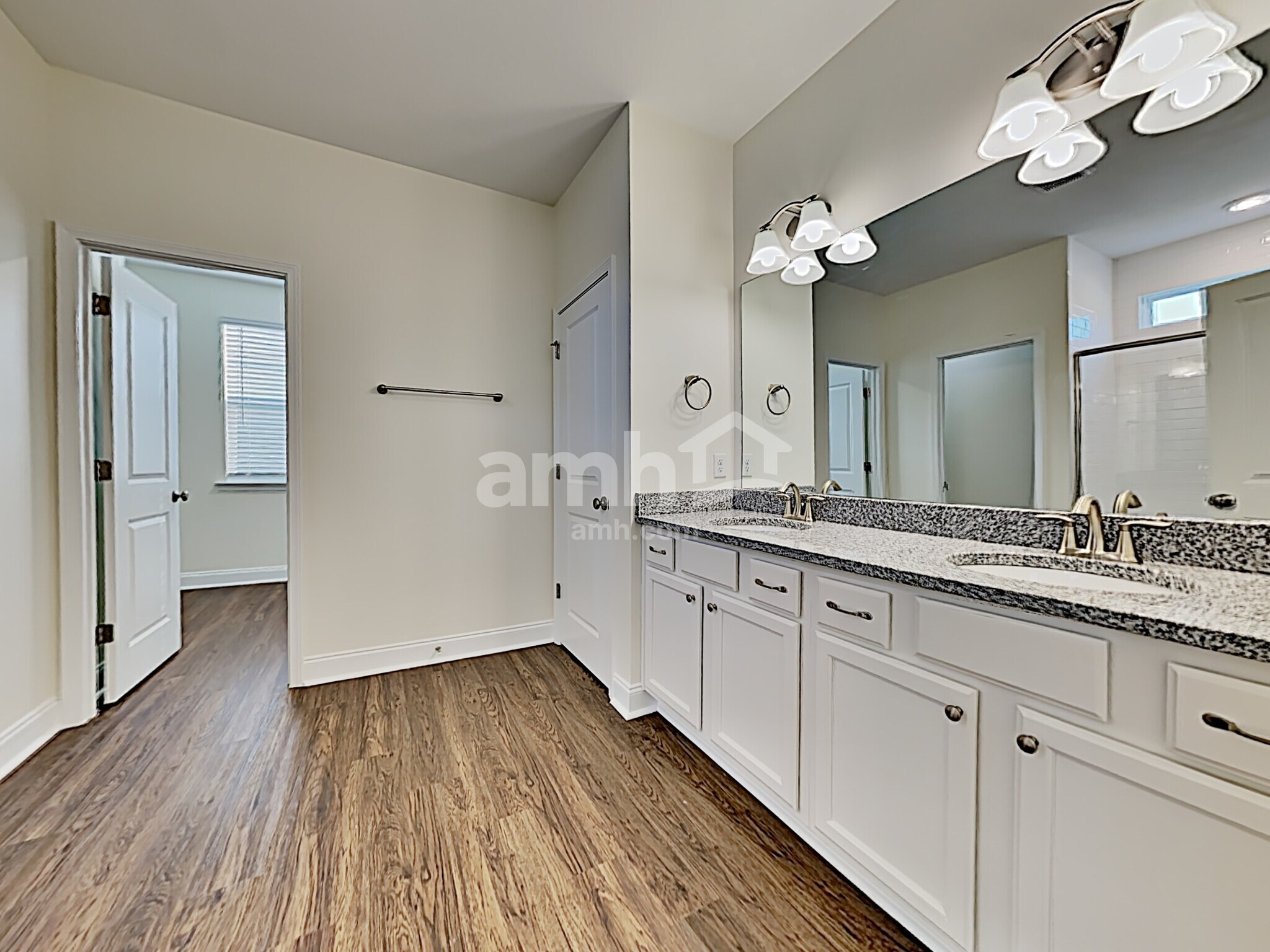 Building Photo - 315 Lakeside Blvd