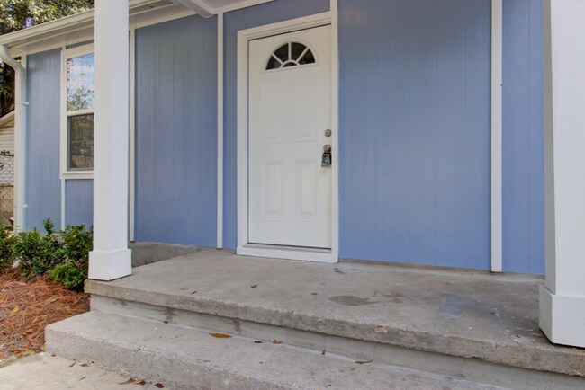 Building Photo - Spacious & Updated 3BR/2BA – North Charleston Living at Its Best