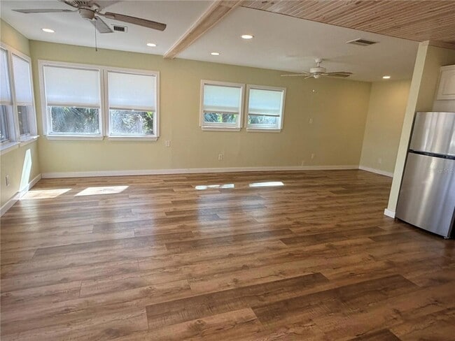 Building Photo - 53706 River Trace Rd