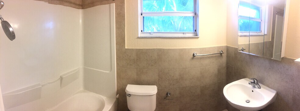 Building Photo - 8950 SW 69th Ct