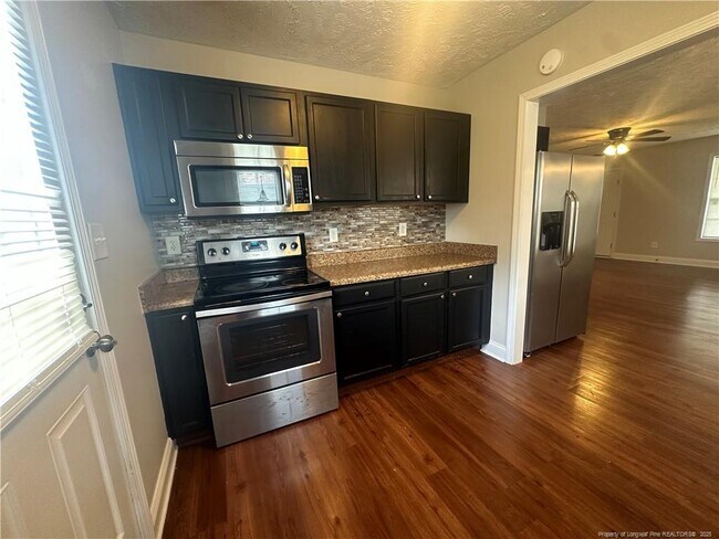 Building Photo - 450 Copper Creek Dr