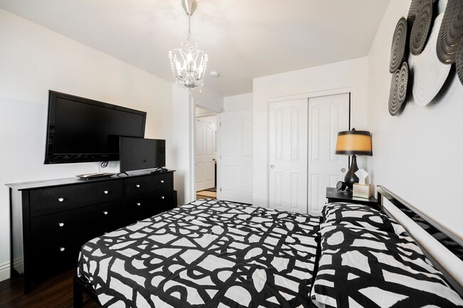 Building Photo - Beautiful 3 Bedroom Home In the Southwest