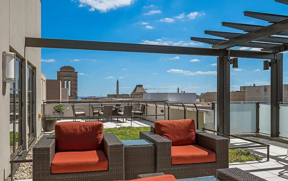 Building Photo - 1133 14th St NW