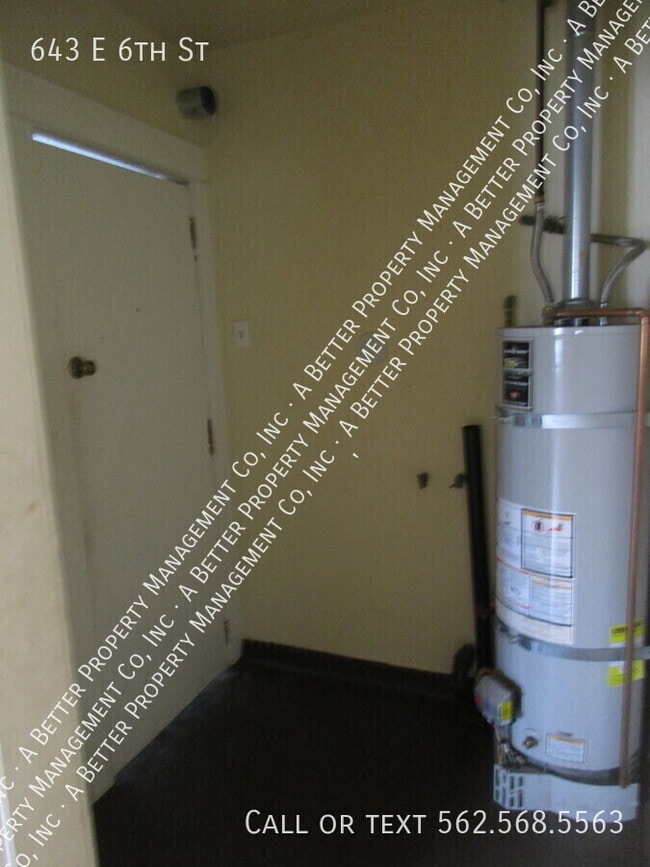 Building Photo - 643 E 6th St