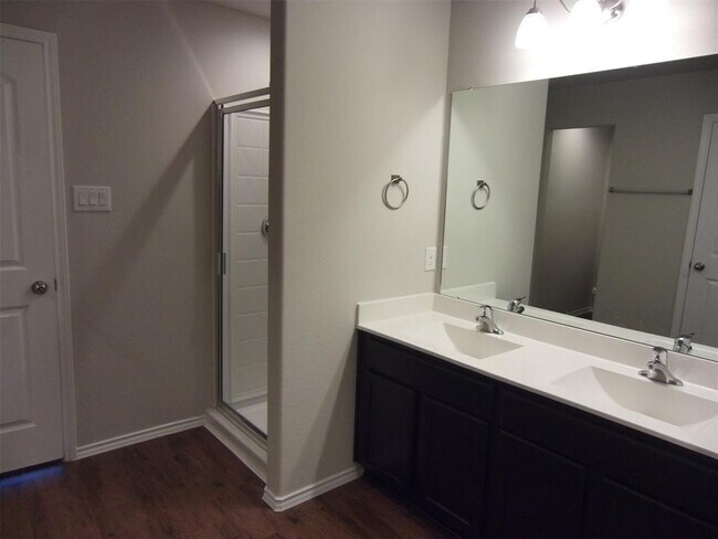 Building Photo - 5522 Mesquite Oaks Trail