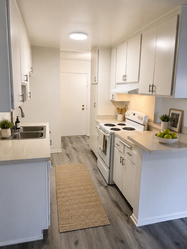 Interior Photo - Woodpark