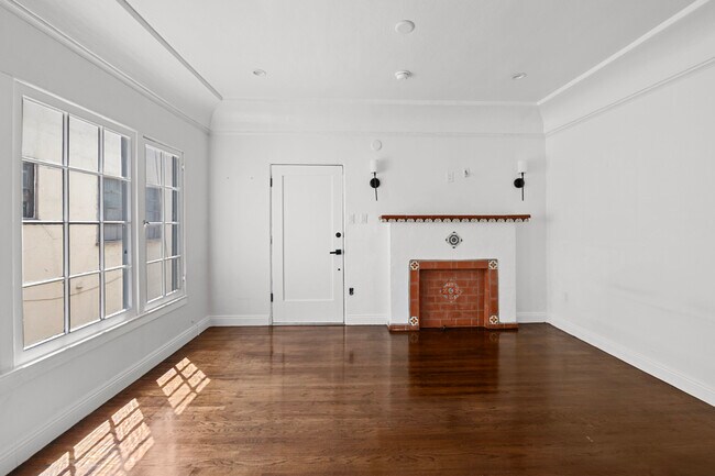 Building Photo - 647 N Spaulding Ave