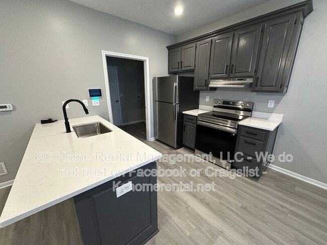 Building Photo - 1955 N 80th Ct