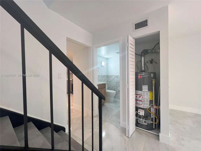 Building Photo - 6435 SW 116th Pl