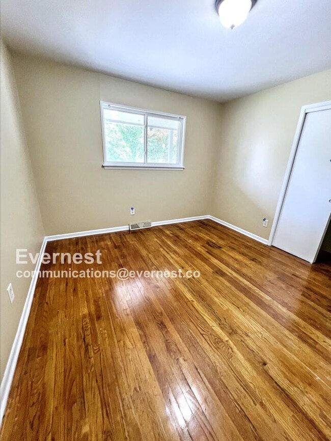 Building Photo - 4222 N Askew Ave