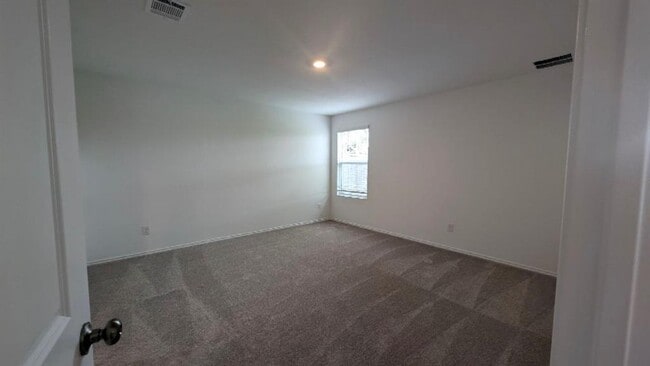 Building Photo - 204 Burt Rainey Ln