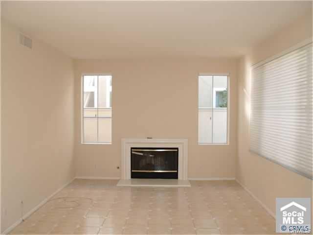 Building Photo - 31 Versailles