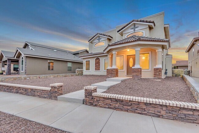 Building Photo - 3925 Hueco Valley Dr