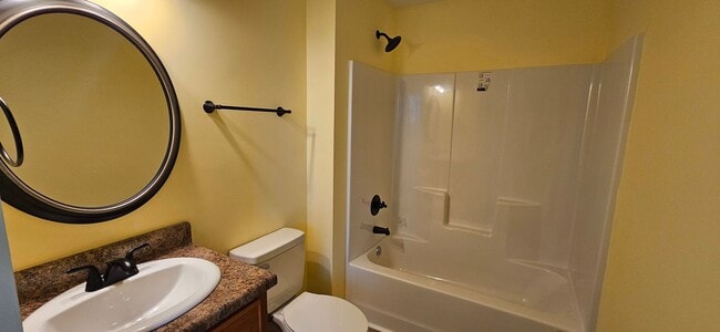 Building Photo - Spacious Home for Rent!