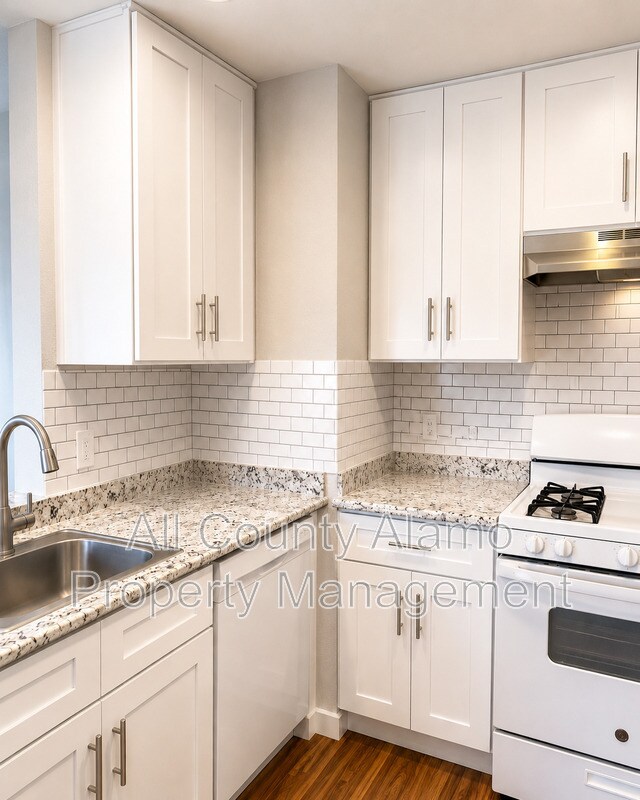 Building Photo - 429 Zachry Dr