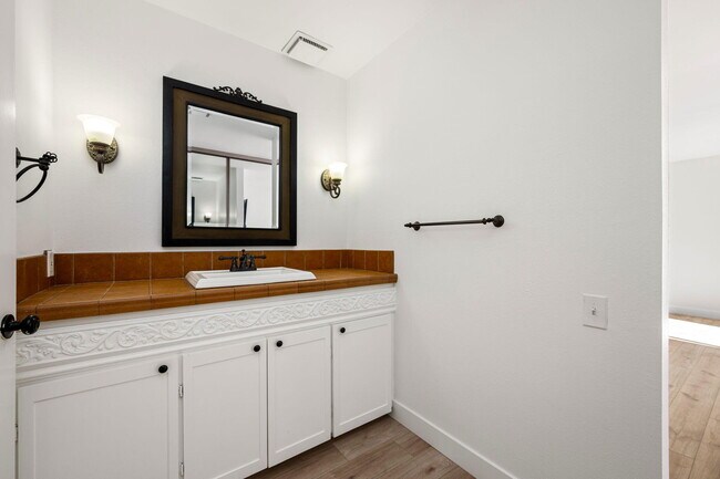 Building Photo - 48980 Wildwood Ln