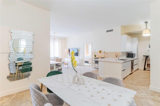 Building Photo - 802 W Windward Way