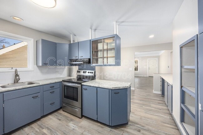 Building Photo - 1635 Cleveland Ave SW