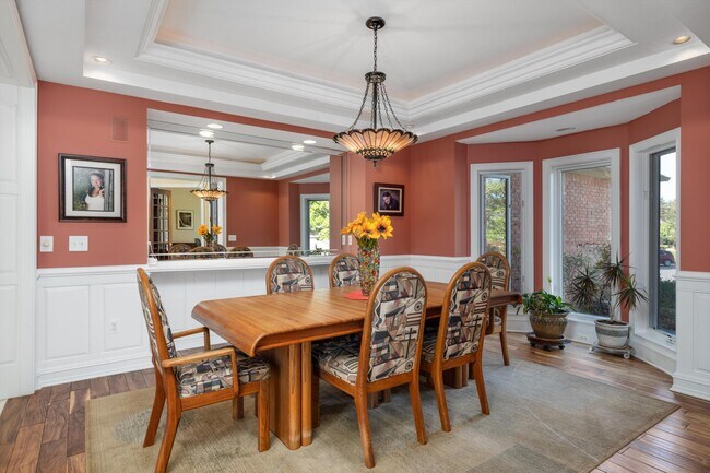 Building Photo - 7040 Royal Villa Ct