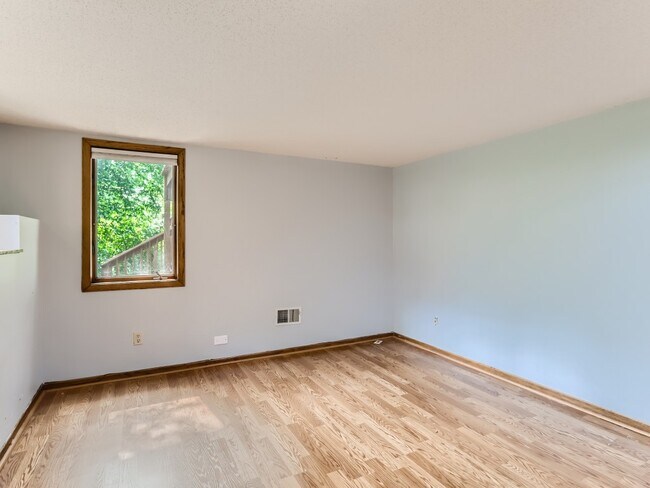 Building Photo - 8840 Morris Rd